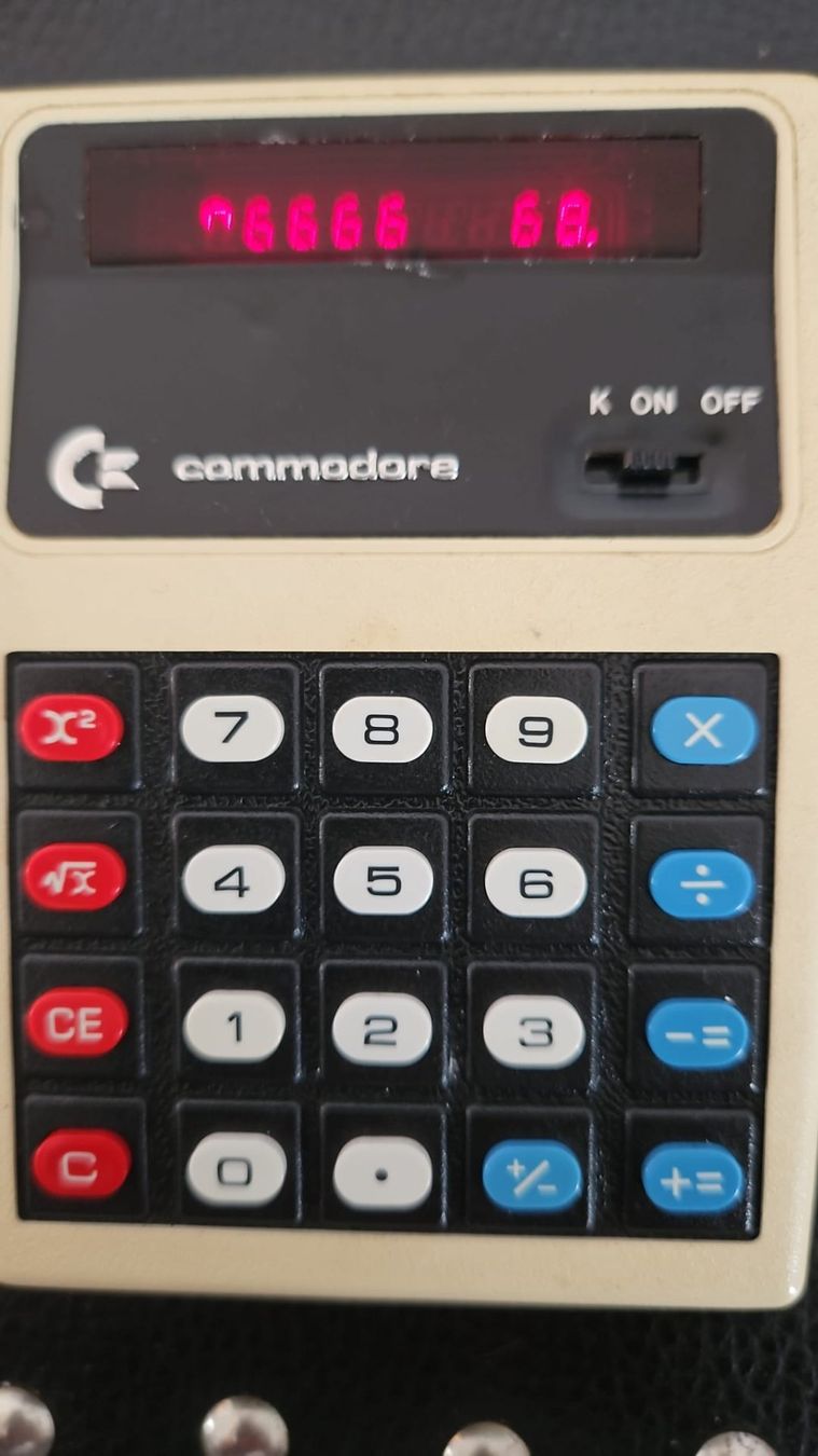 Commodore Calcolatrici tascabili: Commodore Vintage Taschenrechner mit dot Matrix LED anzeige – Difettoso da Mauren TG venduto da xkr1998 7