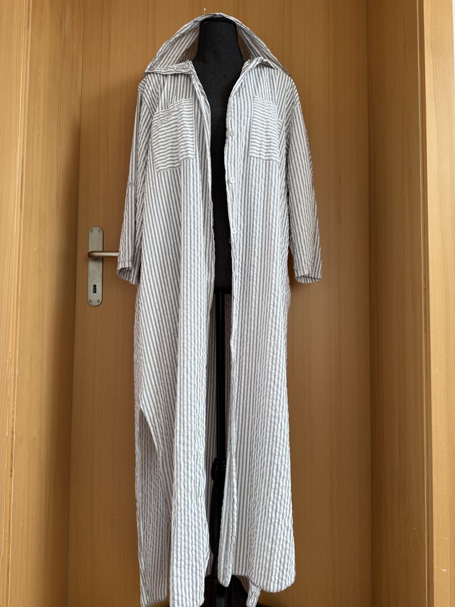 Vestiti: Blusenmantel, Maxikleid mit Kapuze  – Nuovo (secondo la descrizione) da Sigriswil venduto da ck56