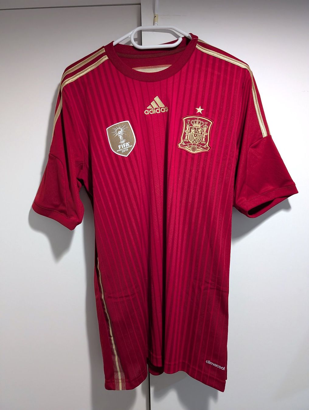 Adidas Canottiere & Pantaloni: SPANIEN TRIKOT 2014 HOME - GR. M - NEU! – Usato da Spiegel b. Bern venduto da Natix