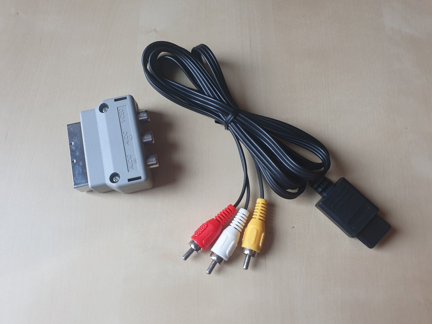 Spiele: Game Cube AV Kabel + Scart Adapter – Gebraucht aus Stansstad von collectorsshop
