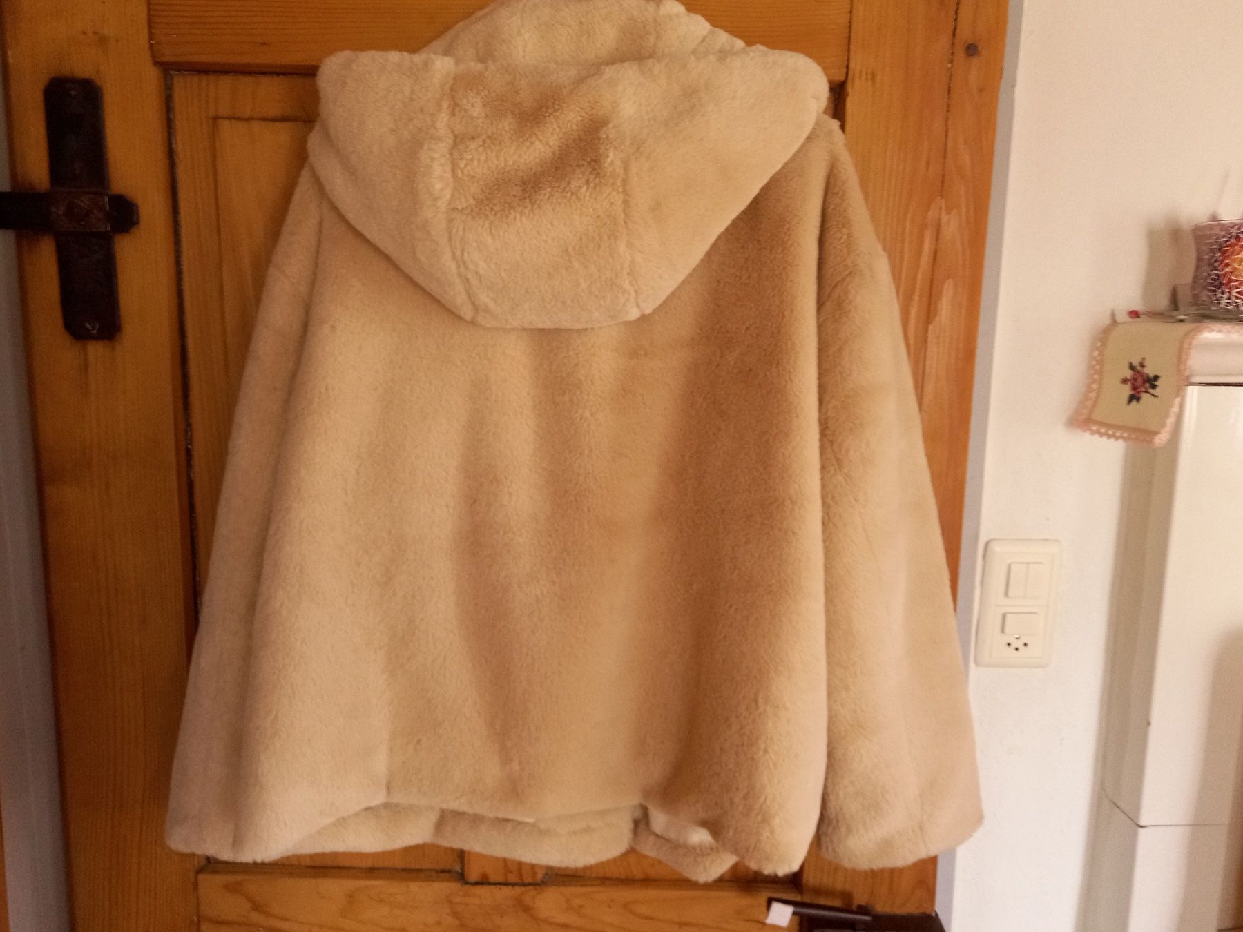 Zara Giacche: Kuschelige Damen Jacke, Fellimitat, Beige – Usato da Staad SG venduto da jla_78qj 2