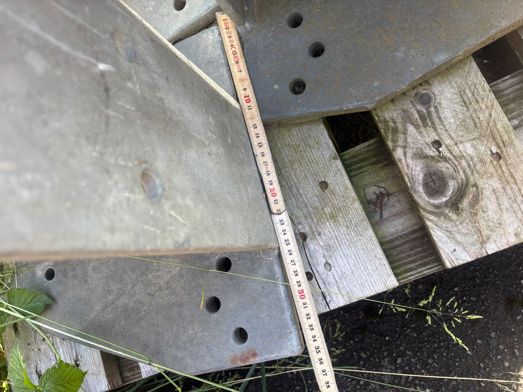 Scaffali: Gestell/ Kragengestel/ Wandeinkel – Usato da Ruswil venduto da Kolben01 6