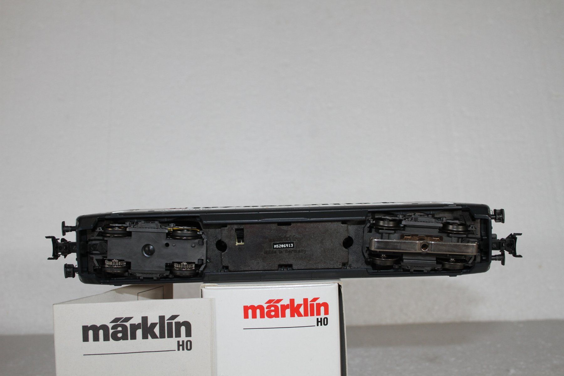 Märklin Modelleisenbahnen: Märklin 34616 SBB Re 460 014-4 HCB – Gebraucht aus Triesen von cor_62ts 8