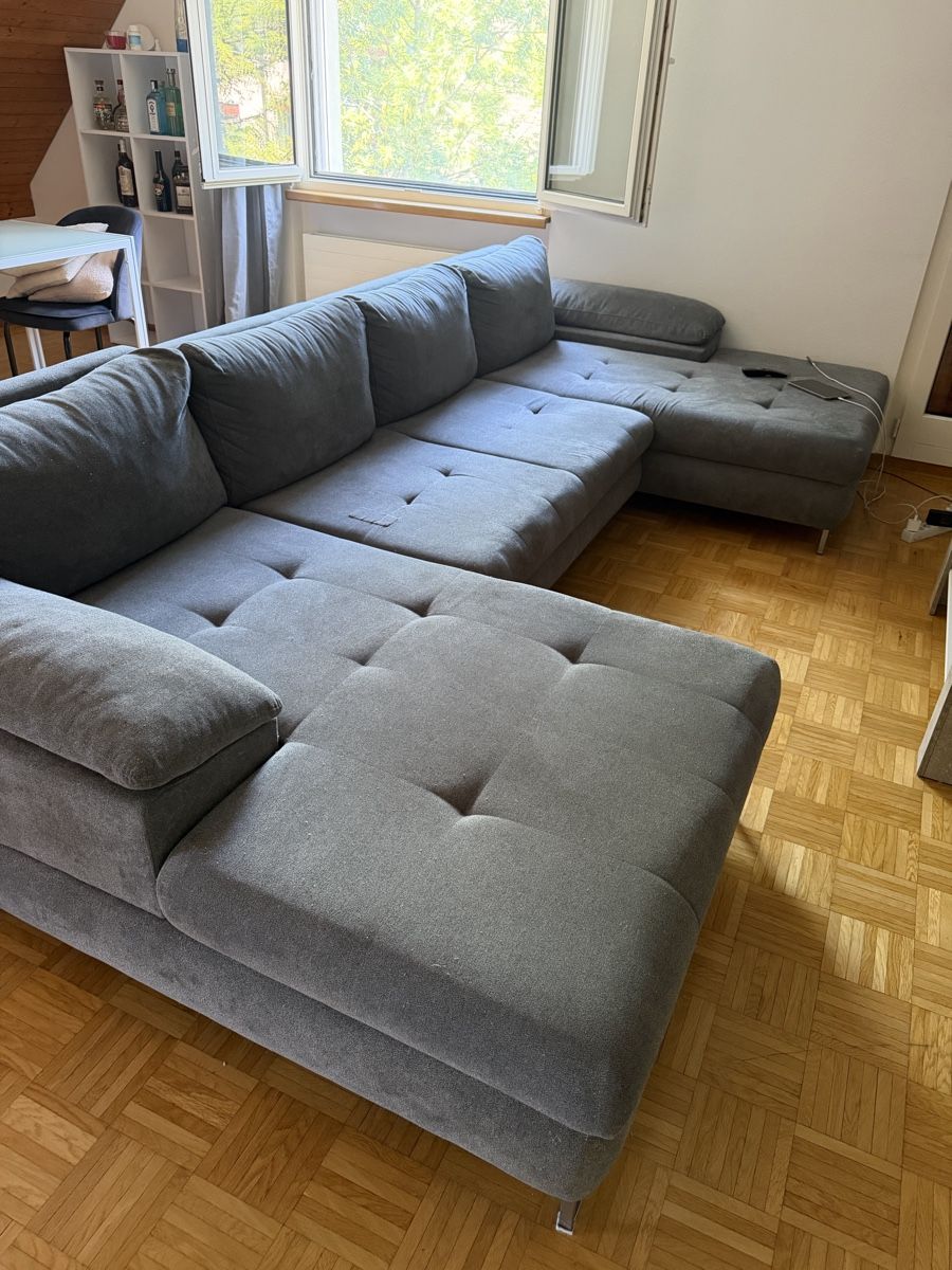Sofas: XXL Wohnlandschaft Sofa grau mit Schlaffunktion & grossem  – D'occasion à Dietikon par Bestcollectible 1