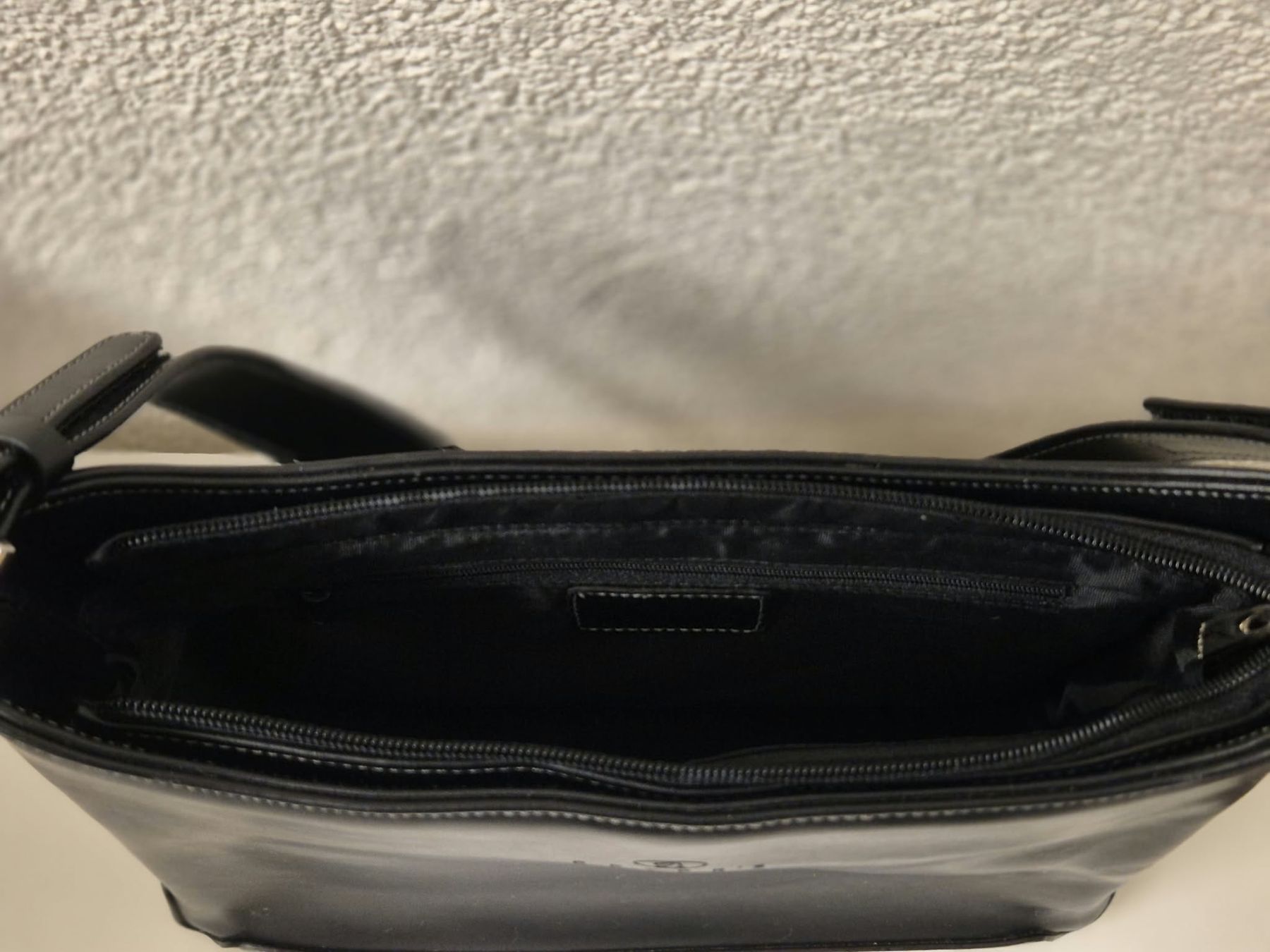 Taschen für Damen: Bever's Handtasche  Leder / schwarz – Gebraucht aus Volketswil von elo_qn79 5