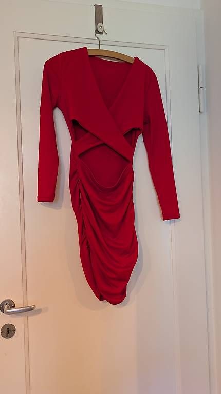 Kleider: Kleid – Gebraucht aus Uetikon am See von sal_jrs2