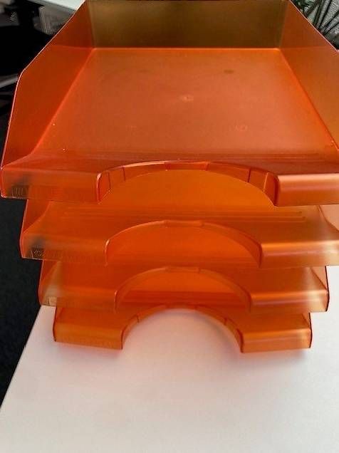 Contenitori & Simili: Dokumentenablagefach orange – Usato da Glattpark(Opfikon) venduto da humanpro