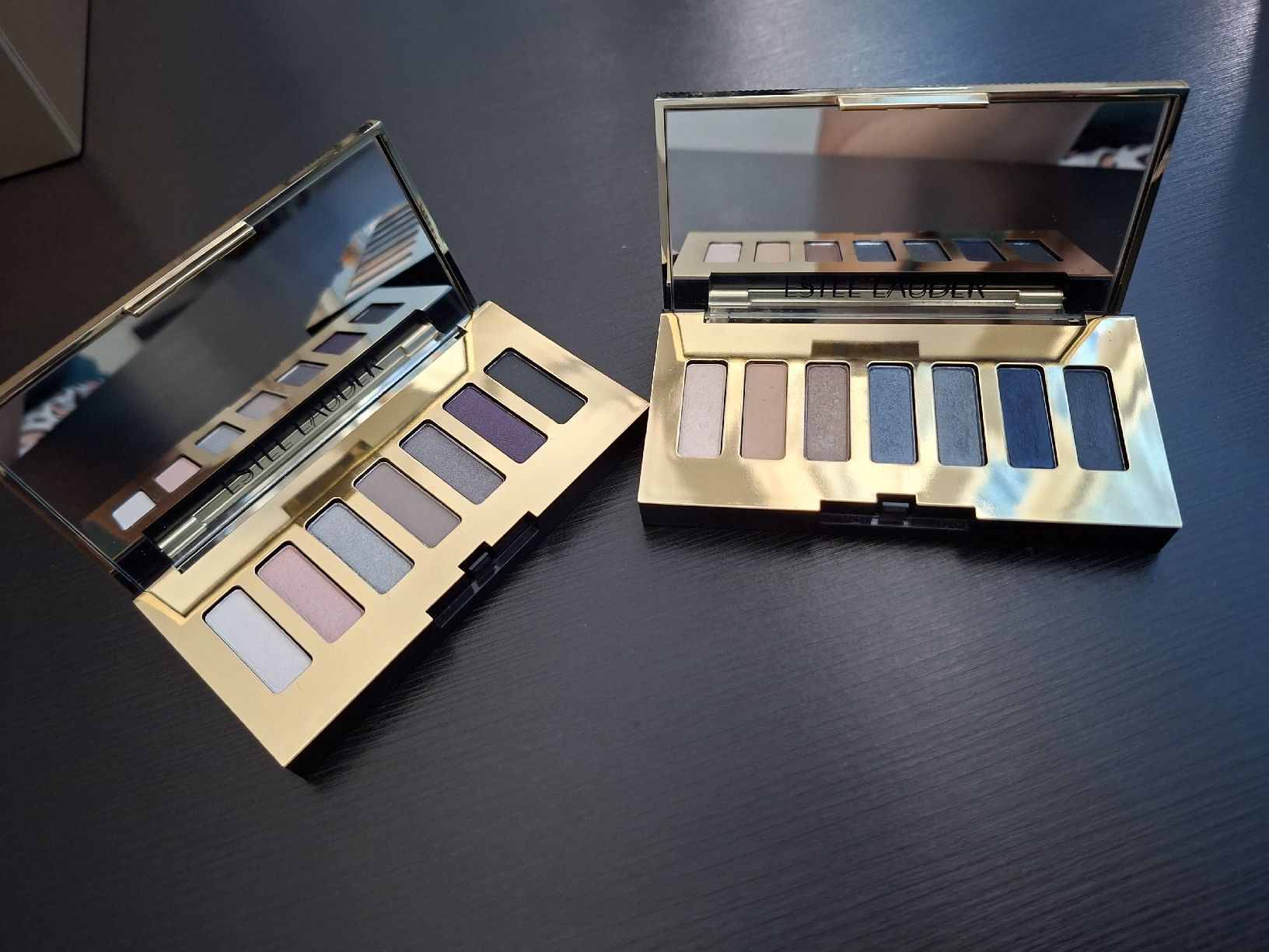 Estée Lauder Make-up: Estee Lauder Lidschattenpaletten Day & Night 2 Stck. – Nuovo (secondo la descrizione) da Winterthur venduto da Ausmisten2026