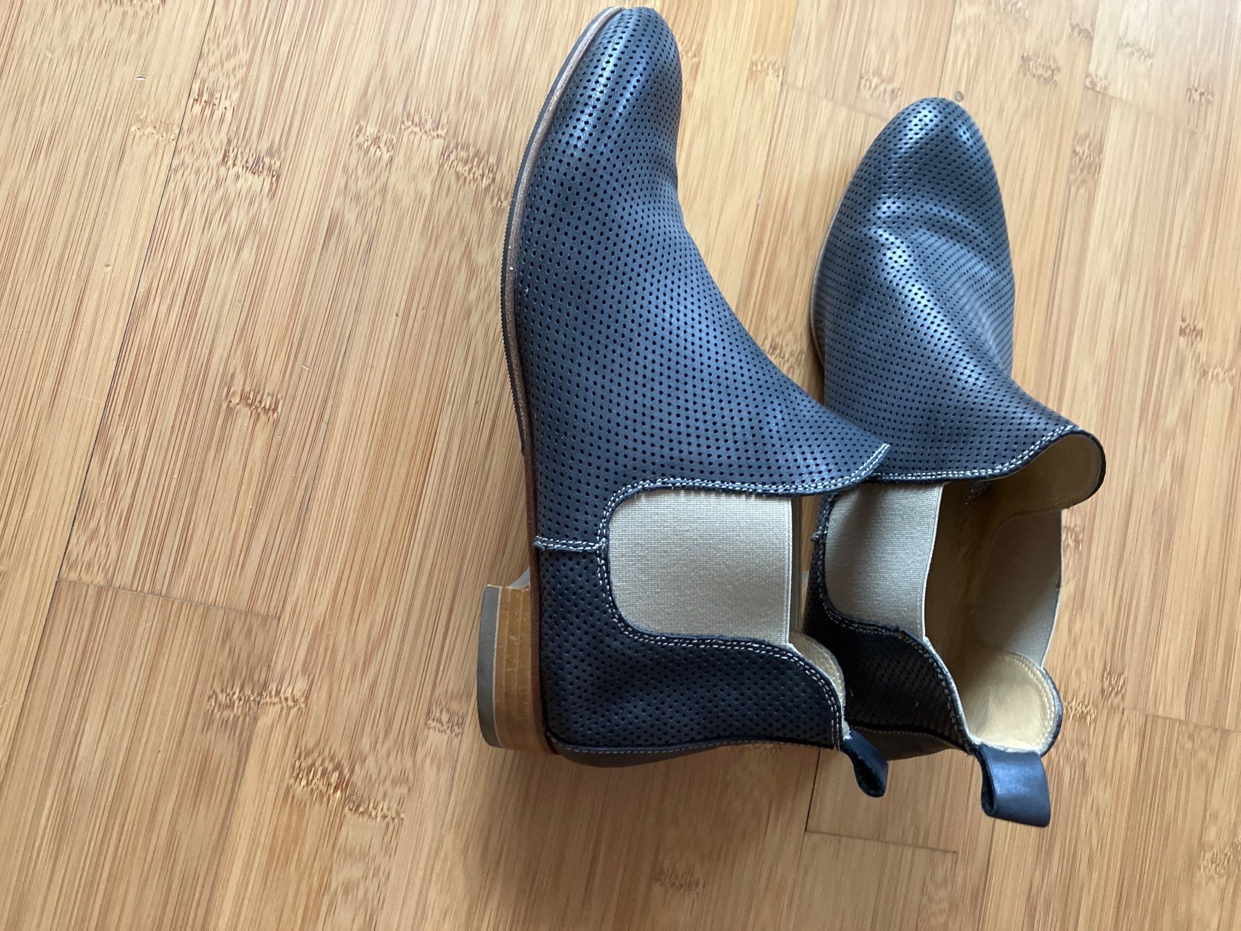 Scarpe da donna: Chelsea Boot von Andrea Fricker – Usato da Belp venduto da Bverona