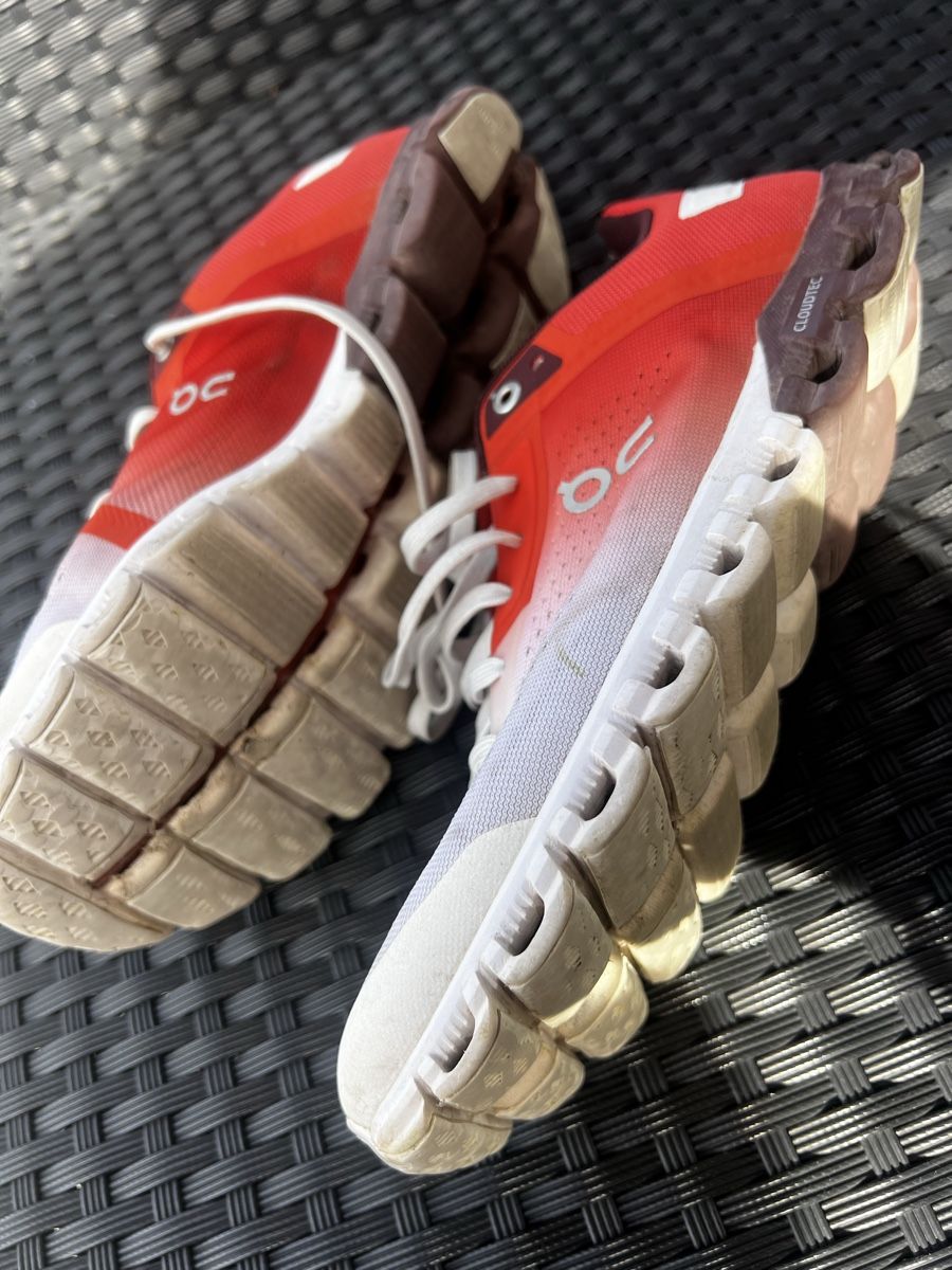 On Scarpe da donna: On Sneaker – Usato da Bülach venduto da Cucculi 2