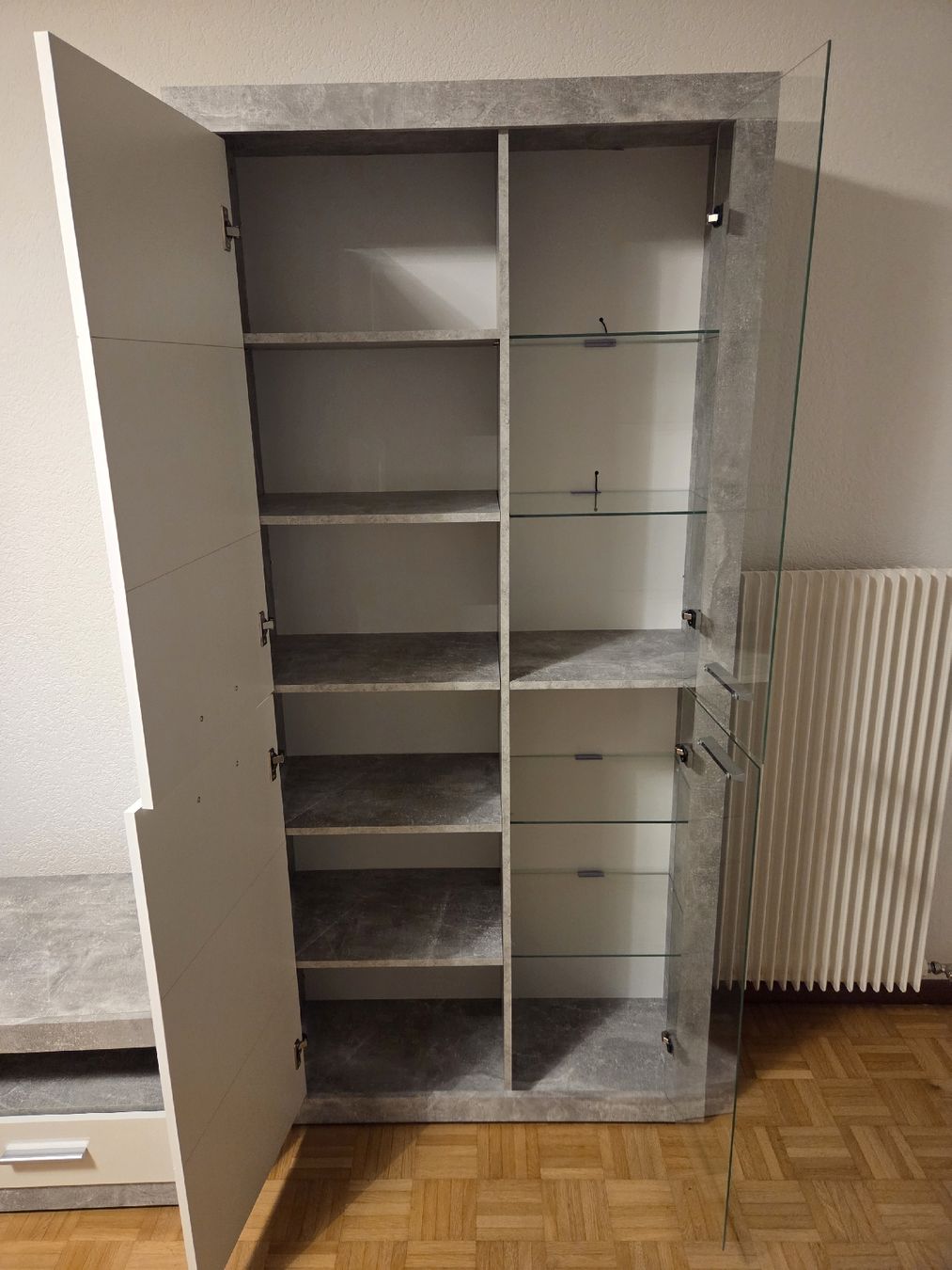 TV Möbel: paroi murale avec LED – Gebraucht aus Sierre von sav_d7g8 3