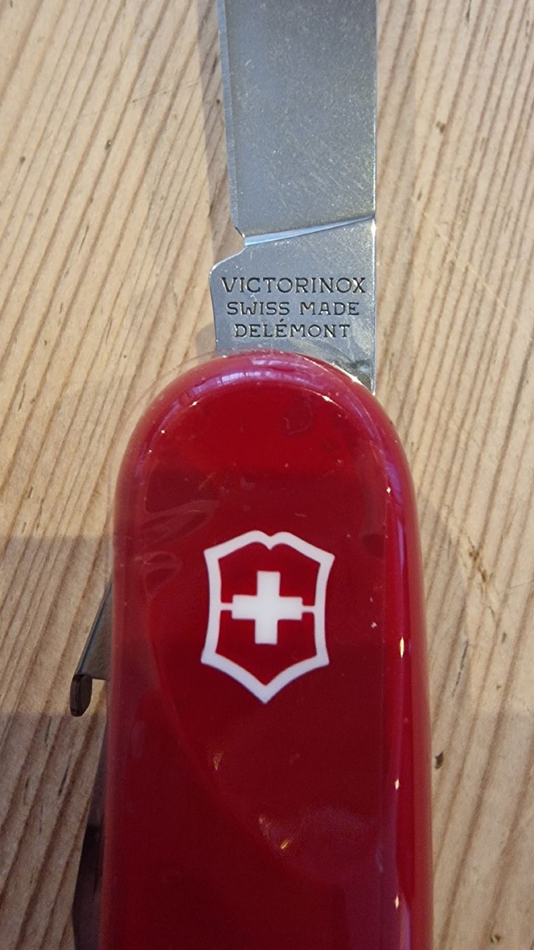 Victorinox Taschenmesser: Victorinox Evolution S101 Red – Neu und originalverpackt aus Rhäzüns von Stephan048 2