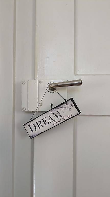Alle Dekorationen: Schild "Dream Sweet Dream", 18x5x1.5 cm – Neu (gemäss Beschreibung) aus Bern von t4l4