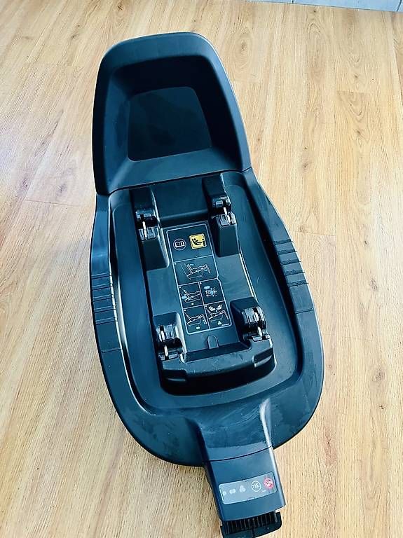 Auto-Kindersitze: Maxi-Cosi Kindersitz inkl. ISOFIX-Station – Gebraucht aus Wattwil von andgaeh 3