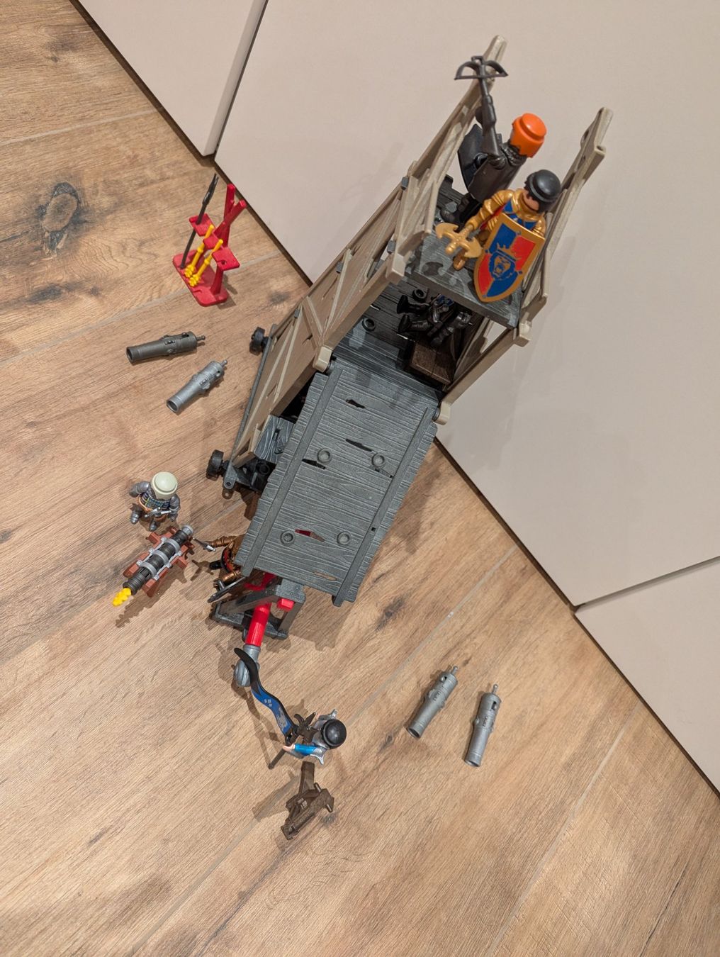Playmobil Spielzeuge: Playmobil Turm mit Rambock – Gebraucht aus Bözberg von  1