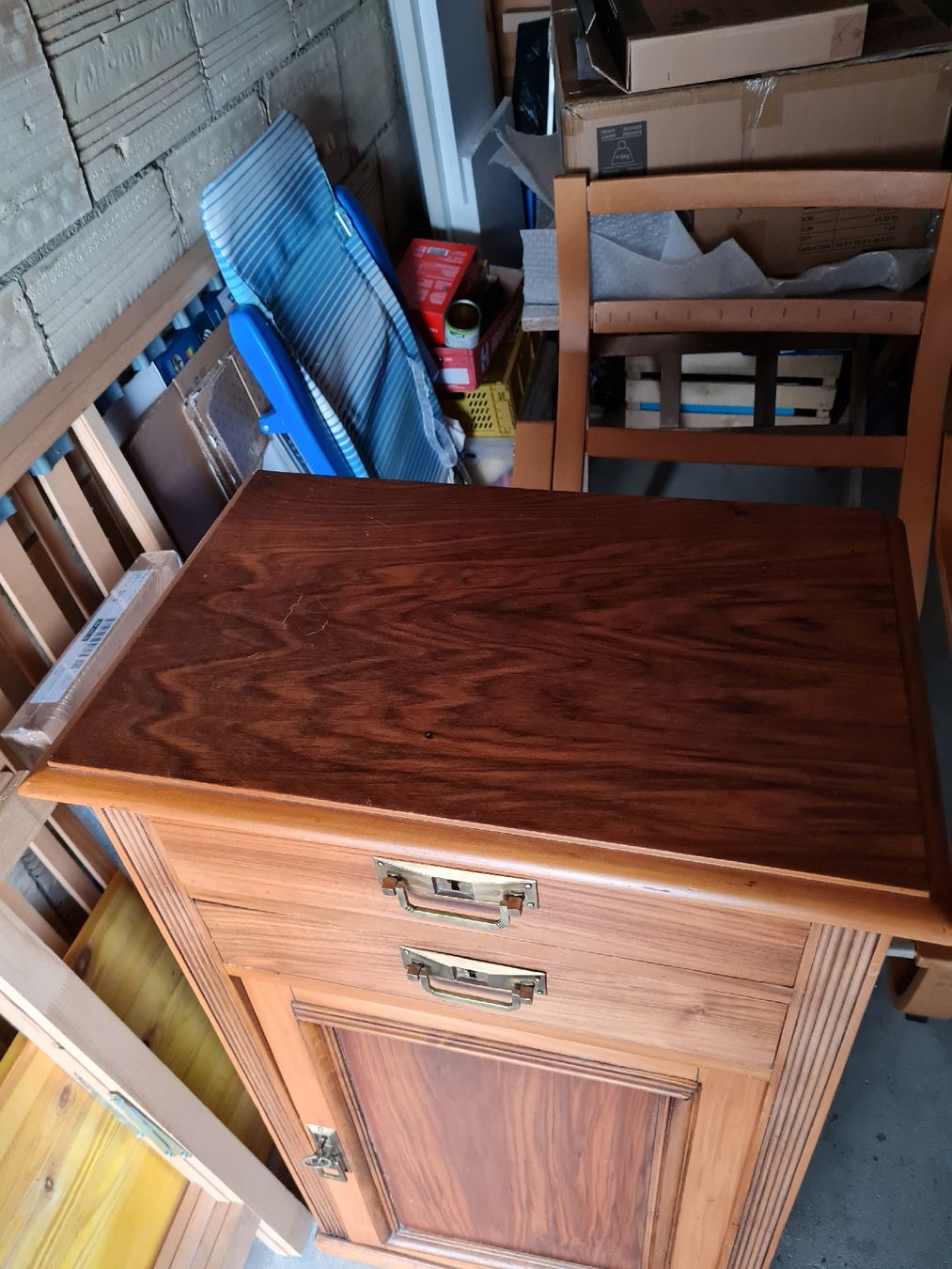 Commodes: Antike Kommode/Nachttisch  – D'occasion à Maur par Tashi010 1