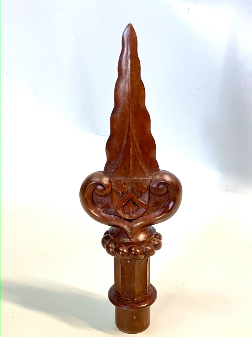 Articoli in legno: Fahnenspitz mit Wappen von Hochdorf – Usato da Horw venduto da luzernicus