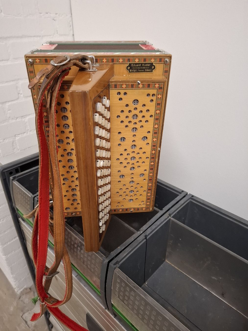 Strumenti musicali: schwyzerorgeli chromatish – Usato da Villeneuve venduto da BibiVintage 2