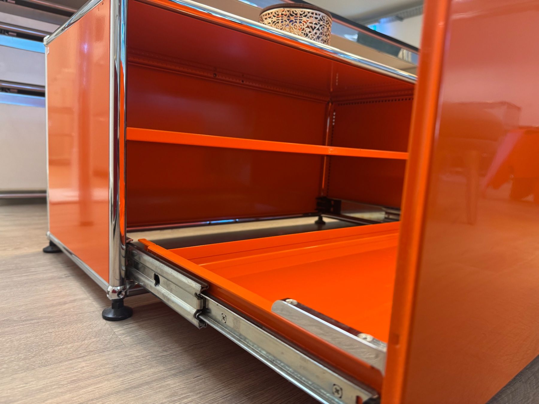USM Kommoden: Usm Lowboard orange Lieferung gratis – Gebraucht aus Thun von altstadt-thun 2