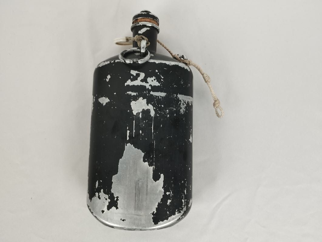 Schweizer Armee Ausrüstung & Ersatzteile: SIGG Schweizer Armee Feldflasche + Trinkbecher – Defekt aus Schübelbach von Restwert_Schubelbach 4