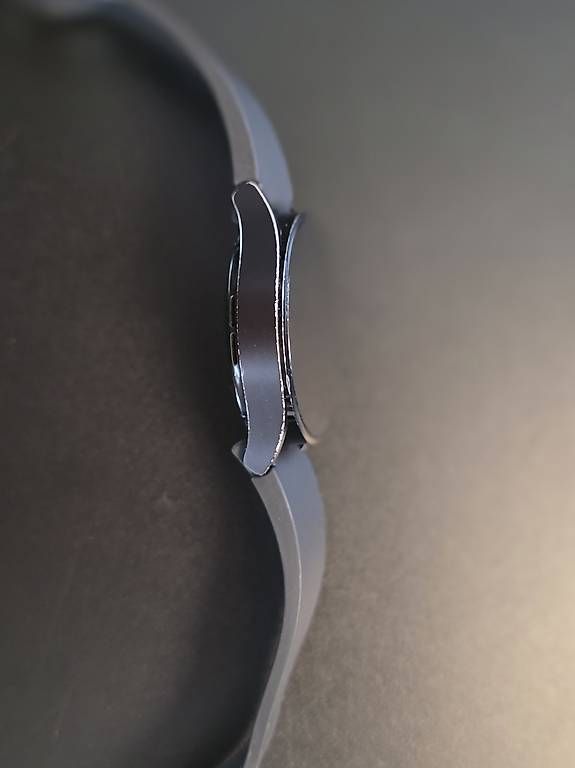Smartwatch: Samsung Watch 5 – D'occasion à Ponte Capriasca par aathos91 1