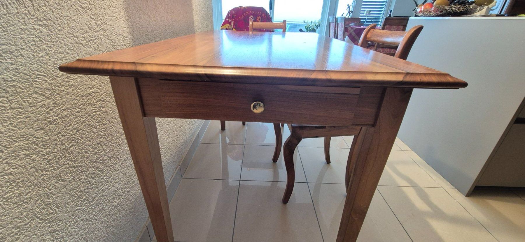 Tischset: Table en noyer massif – Gebraucht aus Bevaix von chr_vcx6 3