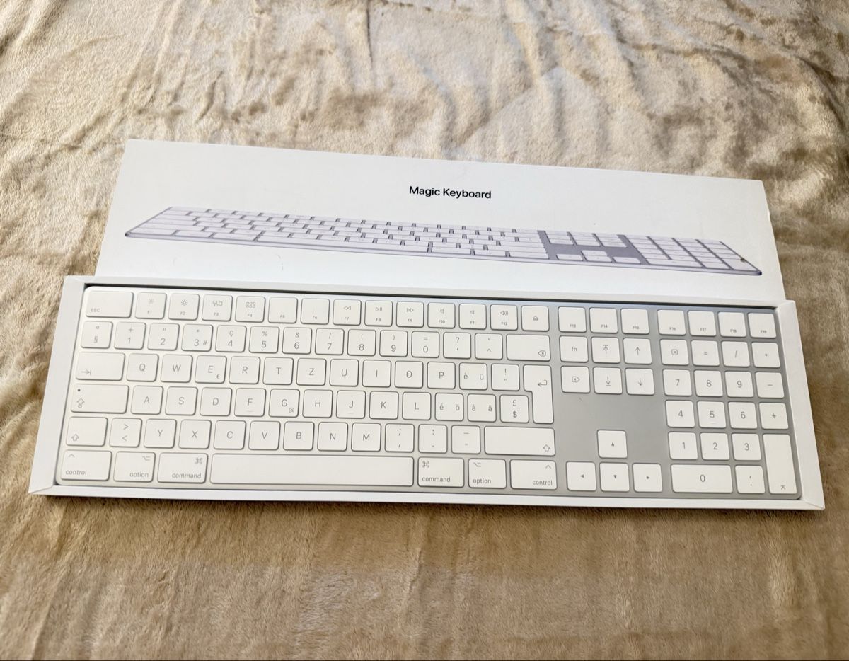 Apple Claviers: Apple Magic Keyboard mit numeric Keypad – Neuf avec emballage d'origine à zürich par sianna.zrh 1