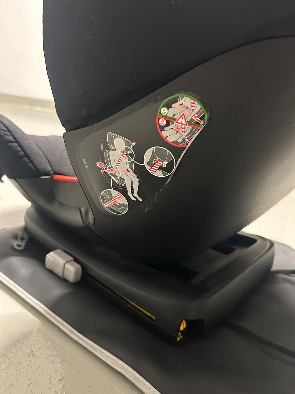 Maxi-Cosi Auto-Kindersitze: Maxi-Cosi Kinderautositz – Gebraucht aus Walenstadt von Fcbayern7 4