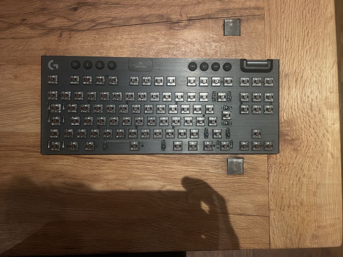 Logitech Tastaturen: Logitech G915 TKl x Lightspeed Gaming Tastatur – Gebraucht aus Jona von joe_6jkc 4