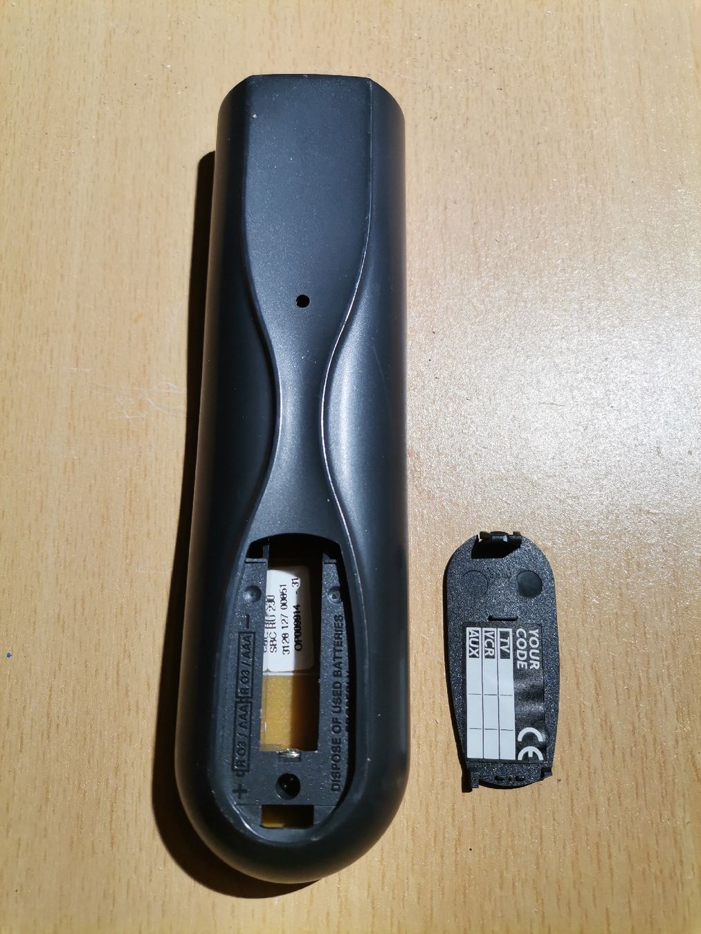 Philips Telecomandi: Philips Universal Fernbedienung - gebraucht – Usato da St. Gallen venduto da Bir_Rer 1