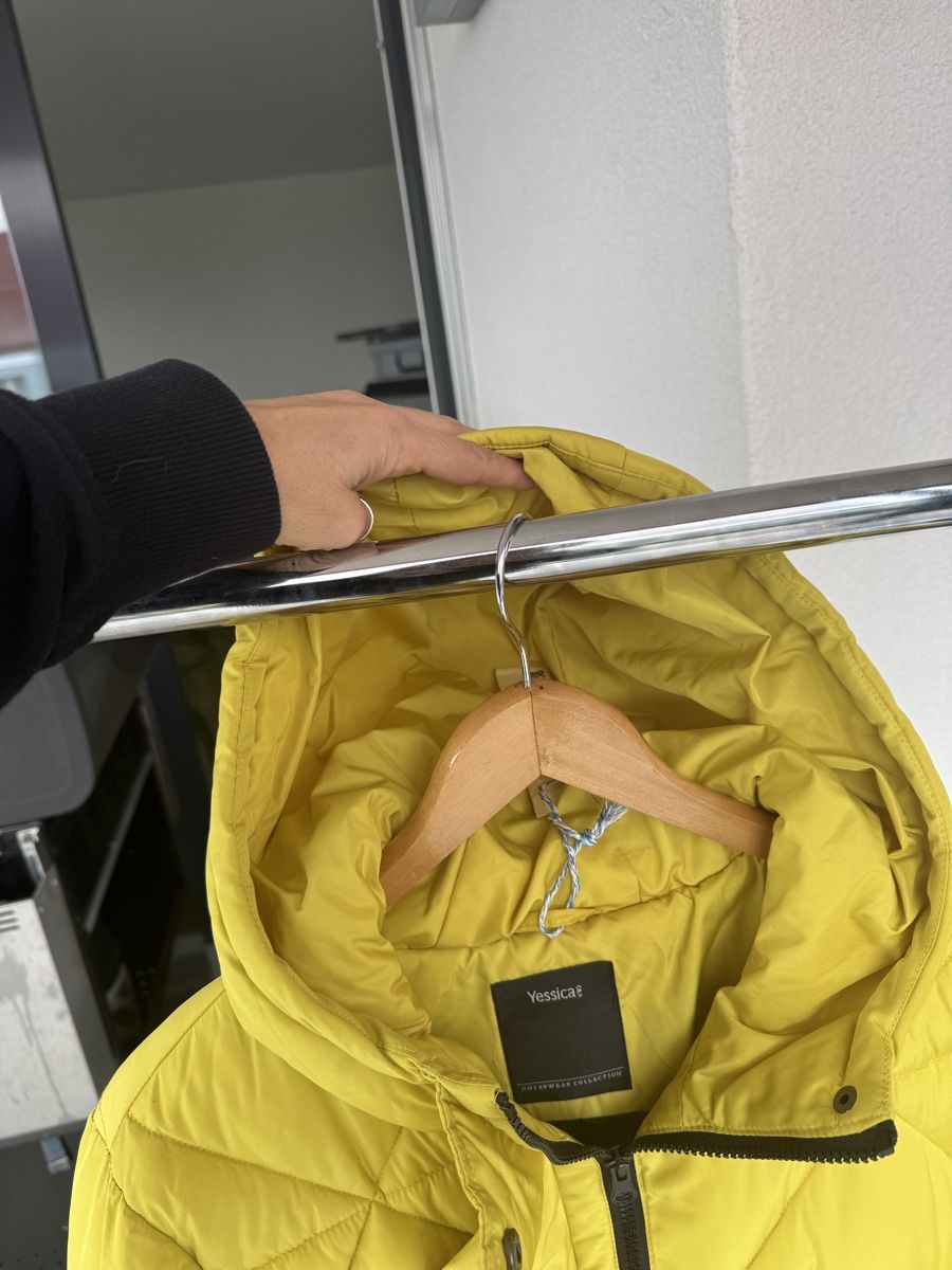 Giacche: Winterjacke yessica 38 – Usato da Männedorf venduto da Werniana 4