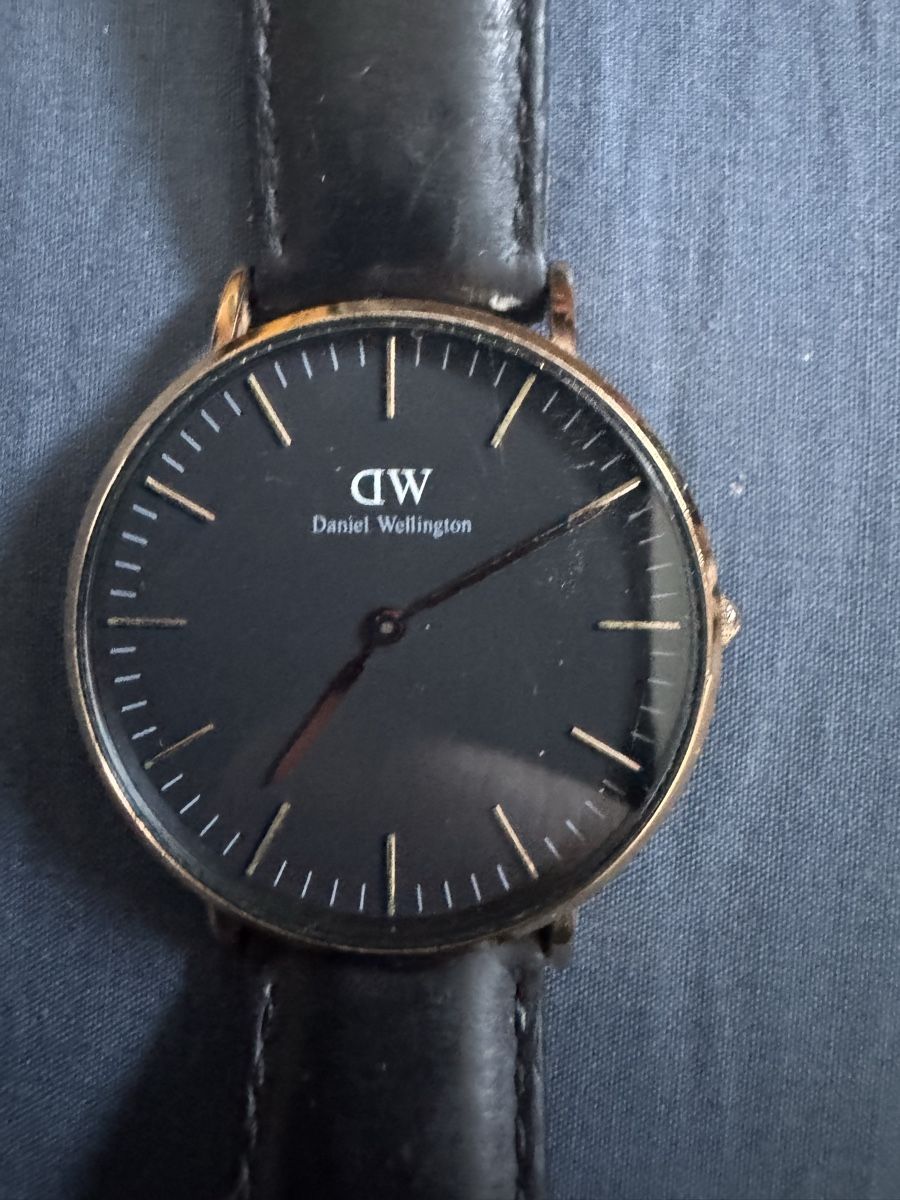 Daniel Wellington Montres: Daniel Wellington Uhr  – Défectueux à Seengen par intra0