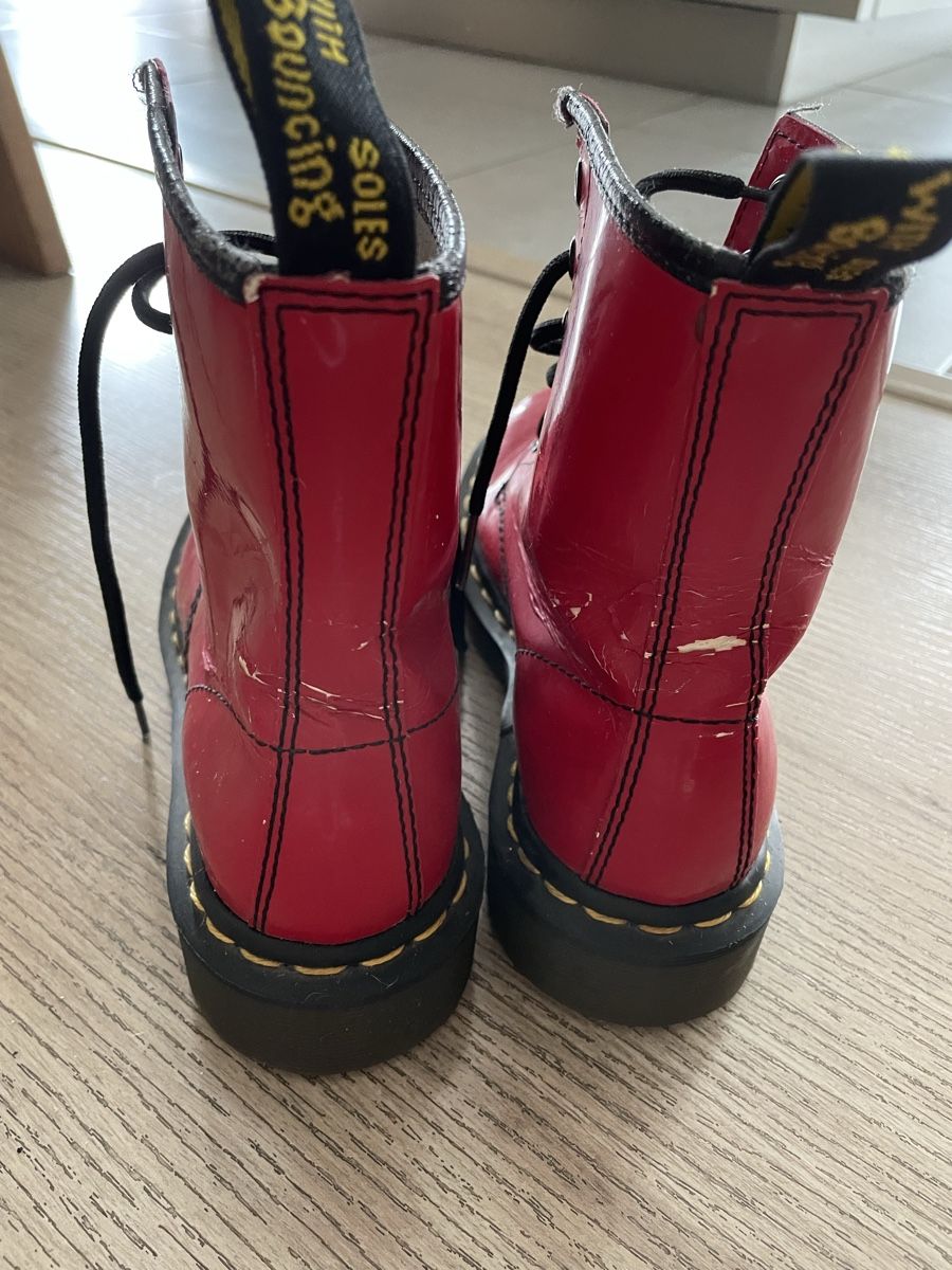 Dr. Martens Scarpe da donna: Dr. Martens Red Patent Leather Boots - Size 35 – Usato da Vessy venduto da jie_gl9n 2