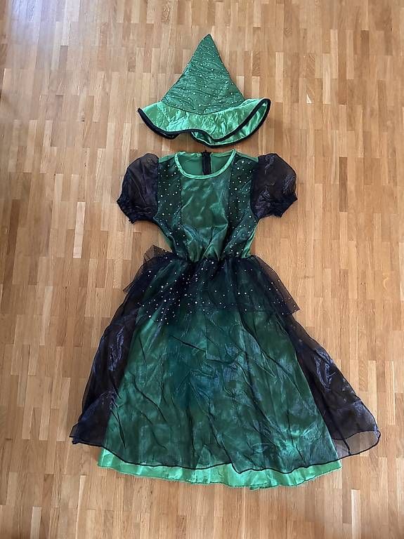 Costumi: Hexen Kostüm grün/schwarz 128 – Usato da Schlieren venduto da schiggiZH