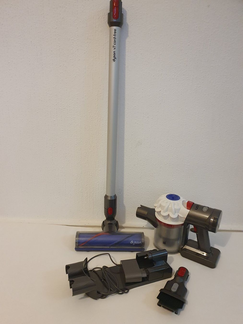Dyson Staubsauger & Zubehör: Dyson V7 – Gebraucht aus Lausanne von Af2016 1