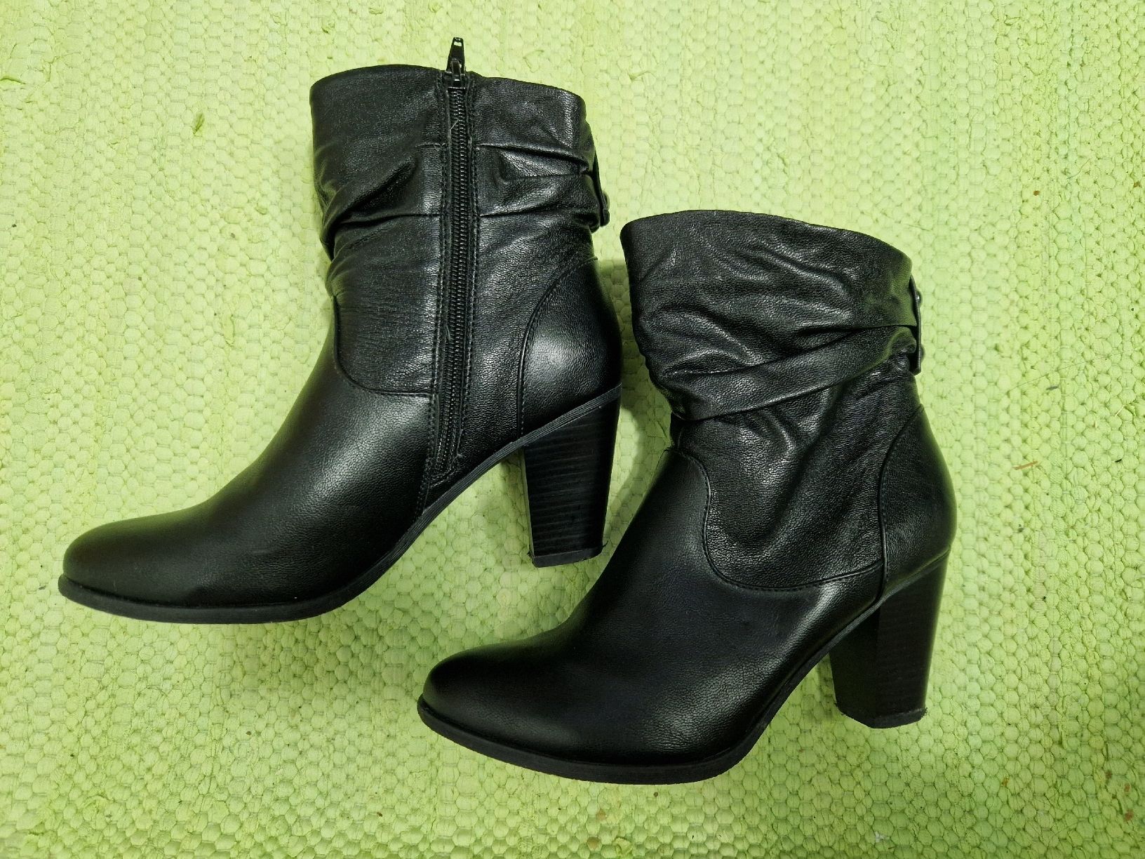 Scarpe da donna: Stiefeletten Gr. 38 – Usato da Berikon venduto da lotti11 3