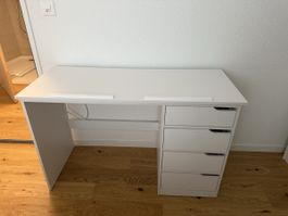 Verkaufe einen schönen und praktischen MID.YOU Schreibtisch