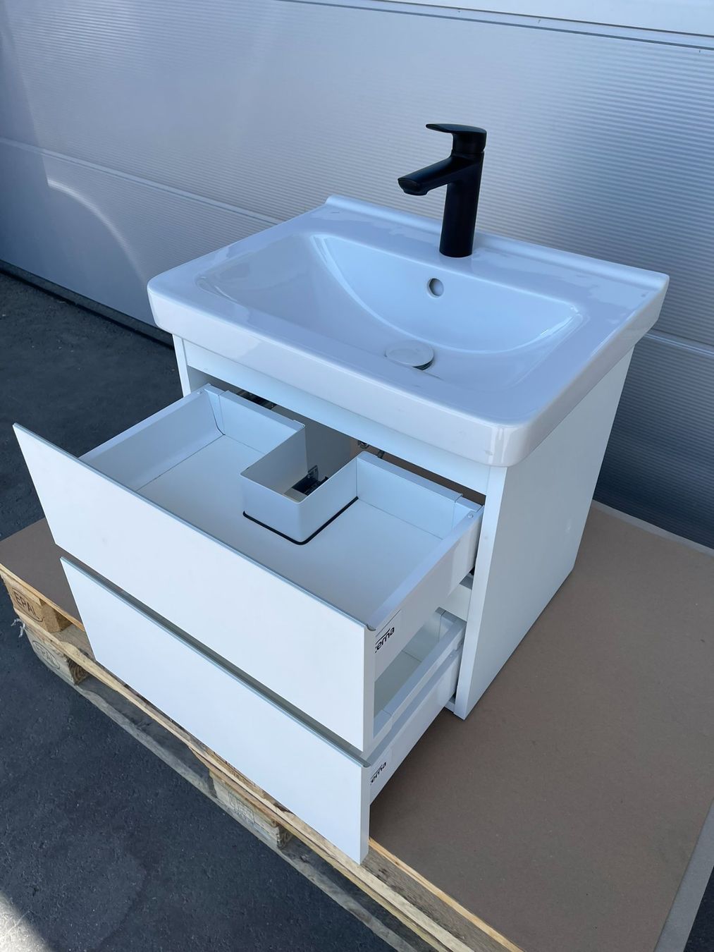 Lavabi & lavandini: Waschtisch / Lavabo mit Unterbau – Nuovo (secondo la descrizione) da Münchwilen TG venduto da IntoMotion_GmbH 4