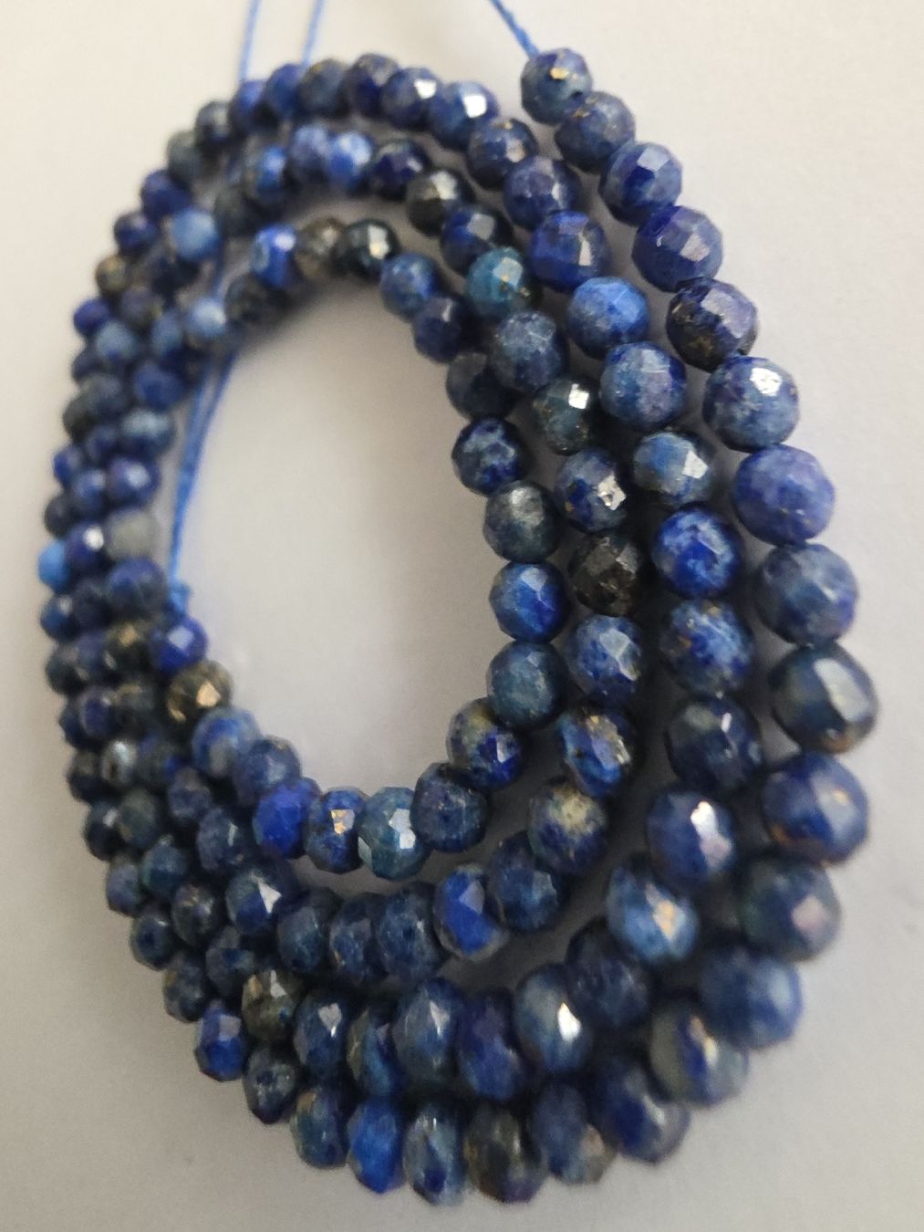 Minerali & Pietre curative: Lapislazuli facettiert 3mm. Strang – Nuovo e nell'imballaggio originale da Menziken venduto da Mirager