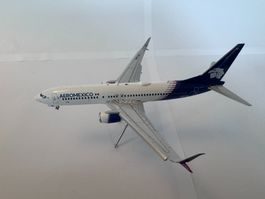 Gemini Jets 200 Boeing 737-800 Aeromexico 1:200 "Flaps Down"
