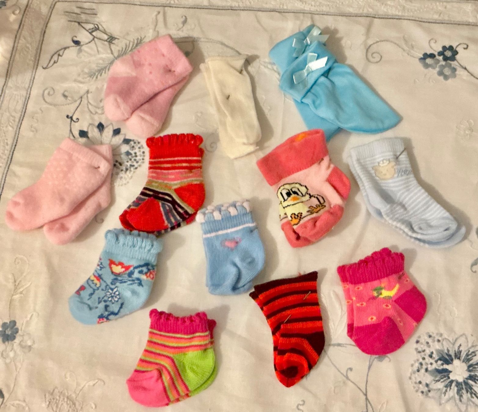 Puppen: UNBESPIELTE ÄLTERE PUPPENSÖCKLI – Gebraucht aus Zell LU von Silvermemory 1