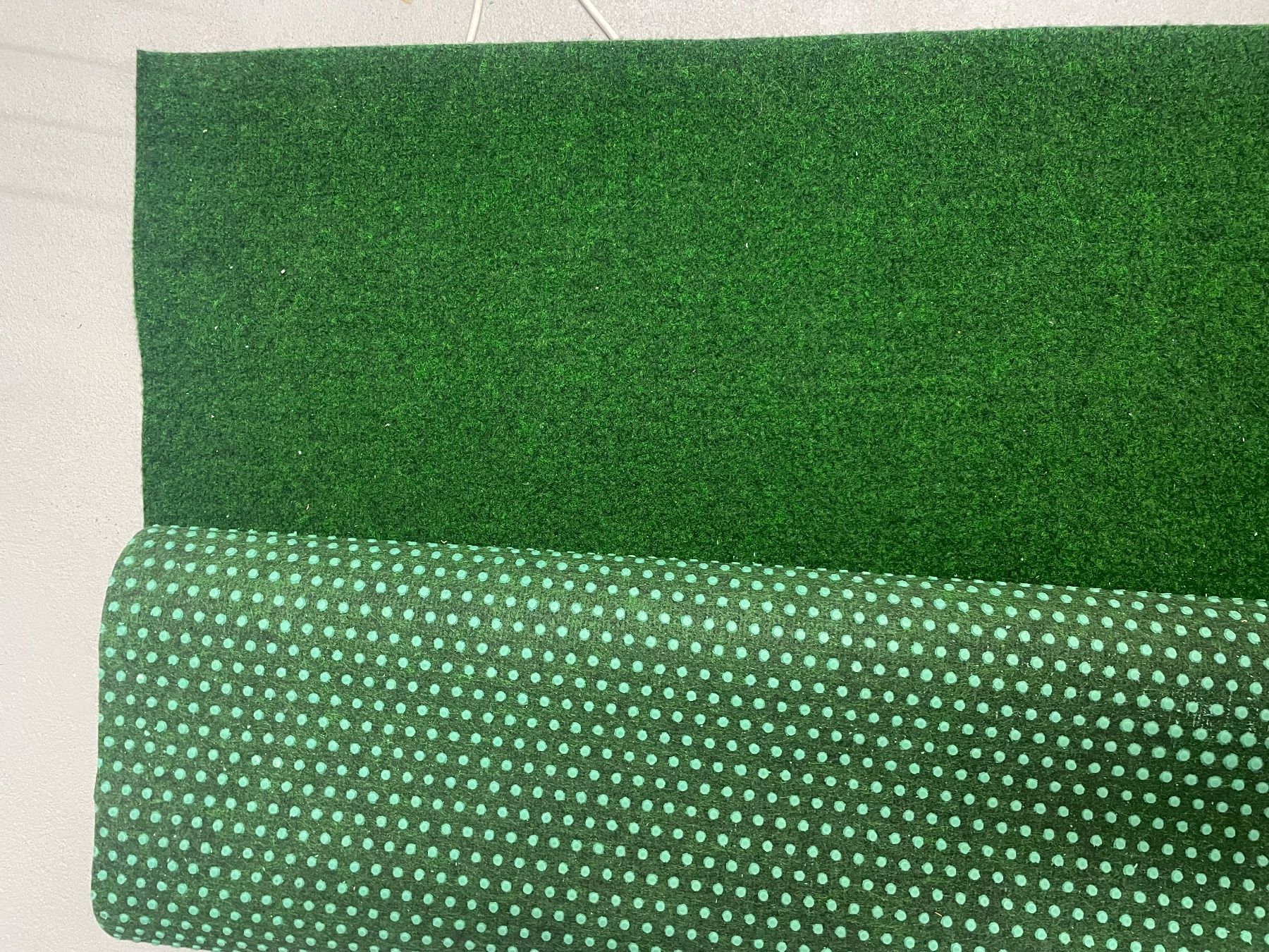 Bodenmatten: Kunstrasen grün outdoor – Gebraucht aus Basel von abri