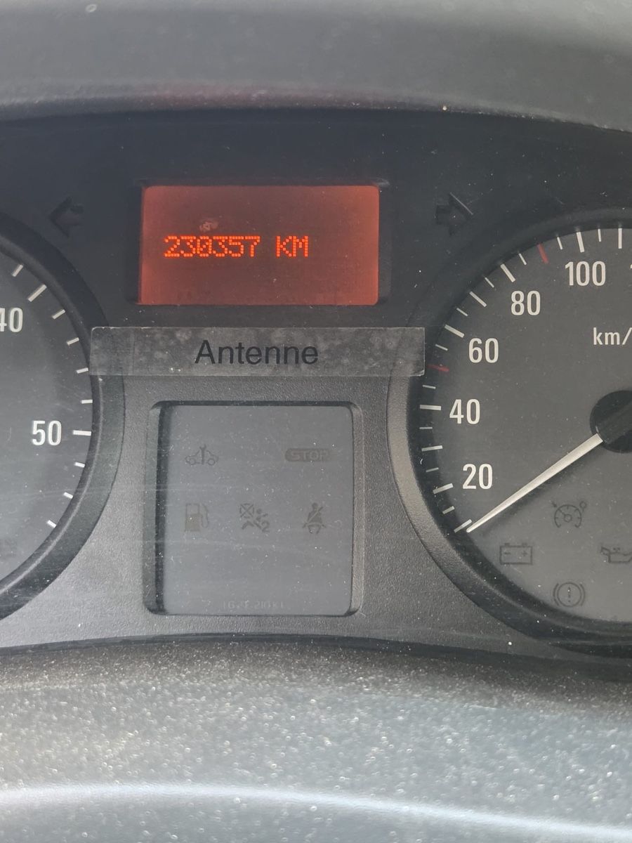 Opel Veicoli commerciali: Opel Vivaro 2.0 TDI – Usato da Fällanden venduto da Honda30 9