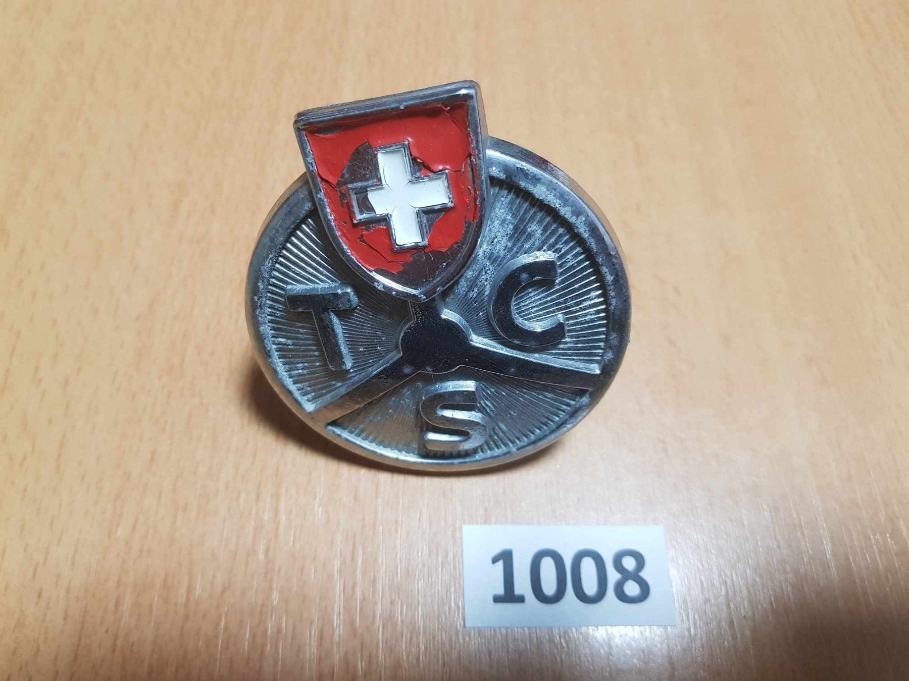 Tutti pezzi di ricambio auto: Kühlergrill Emblem TCS – Usato da Niedergösgen venduto da usc_l8gm