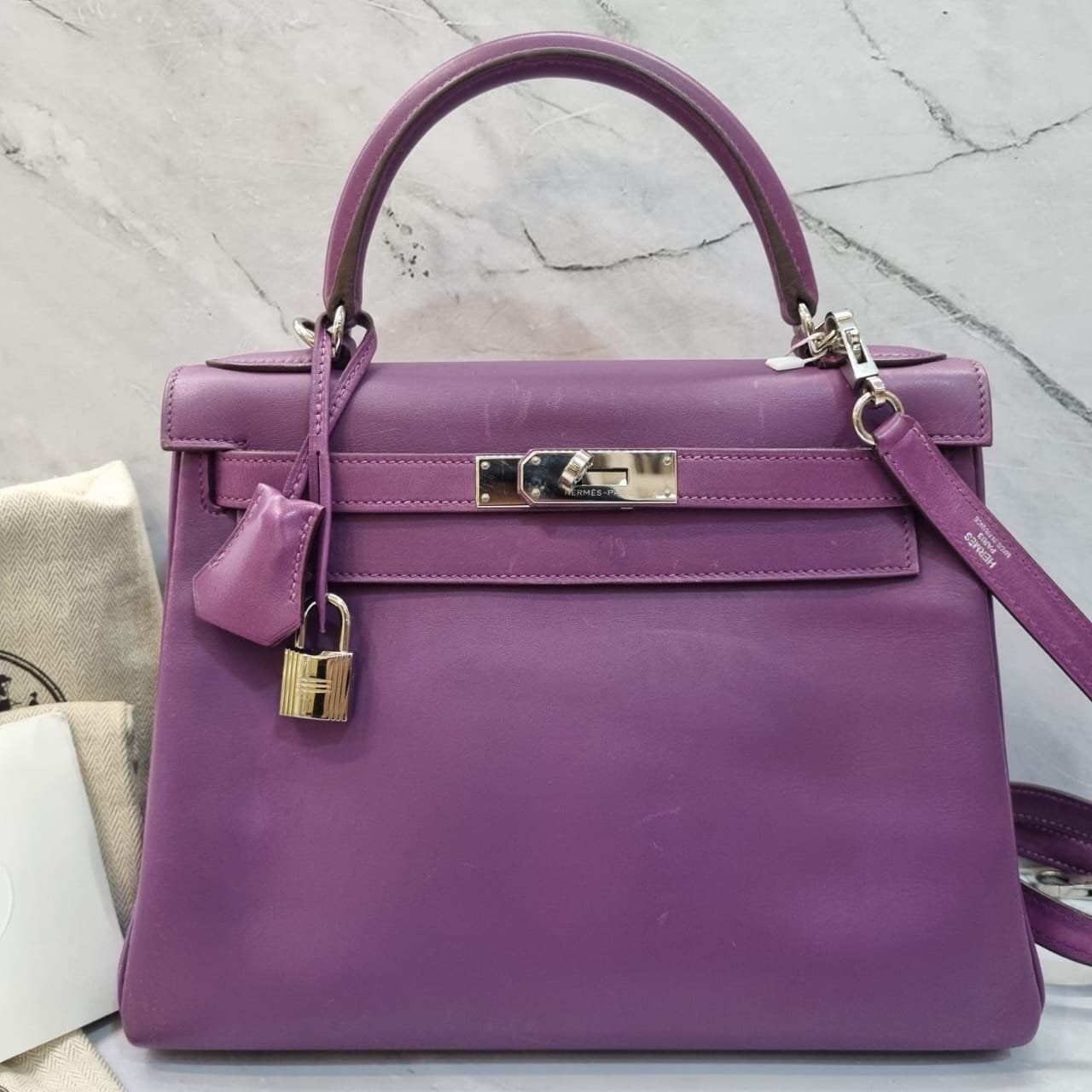 Hermès Taschen für Damen: Hermes Kelly28 Violet Swift Phw M Bababebi – Gebraucht aus Zürich von RoastedCocoNut
