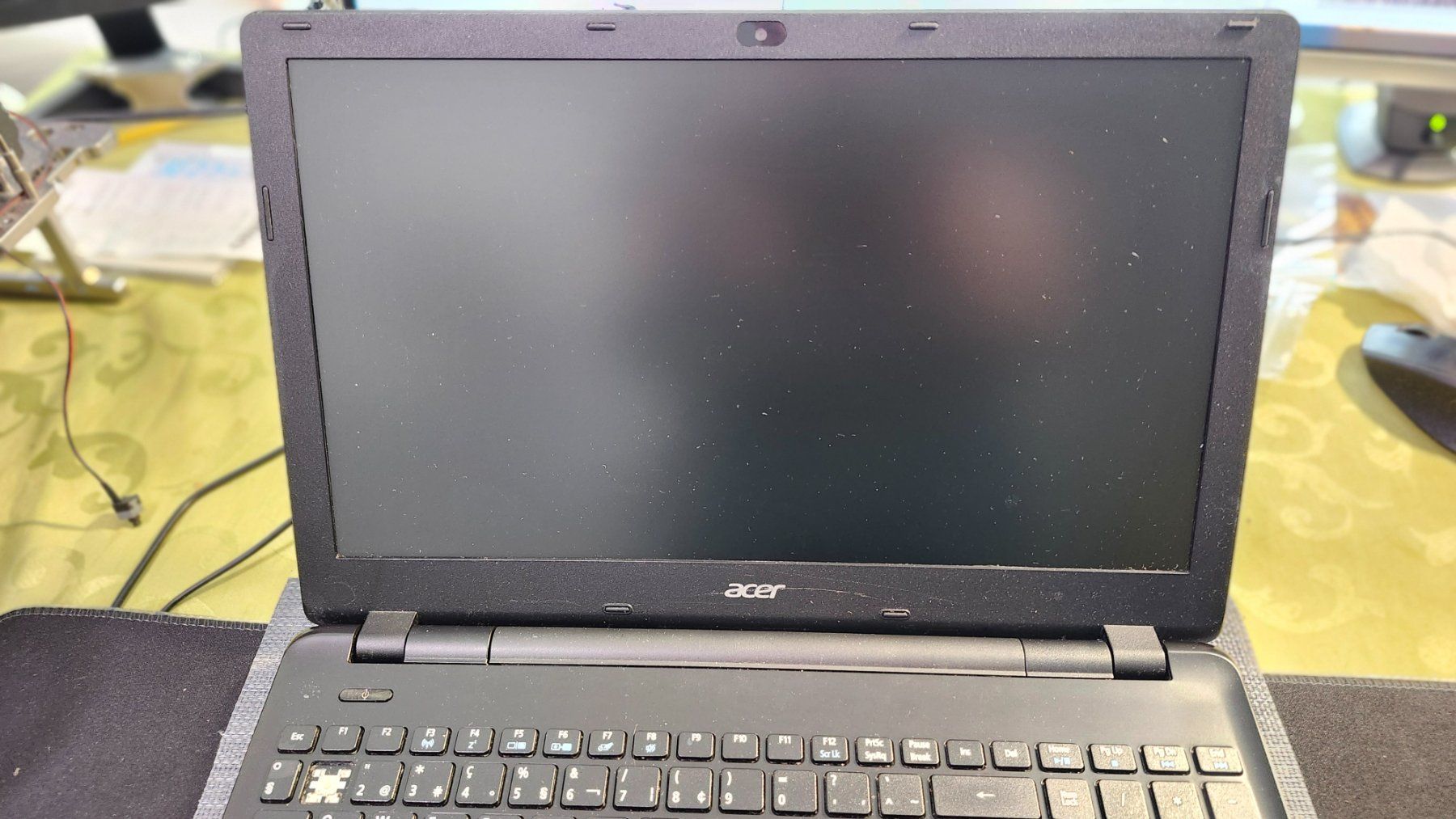Acer Notebooks: ACER Extensa 2510 mit Netzteil, defekt, ohne Harddisk – Defekt aus Brig von Mike69