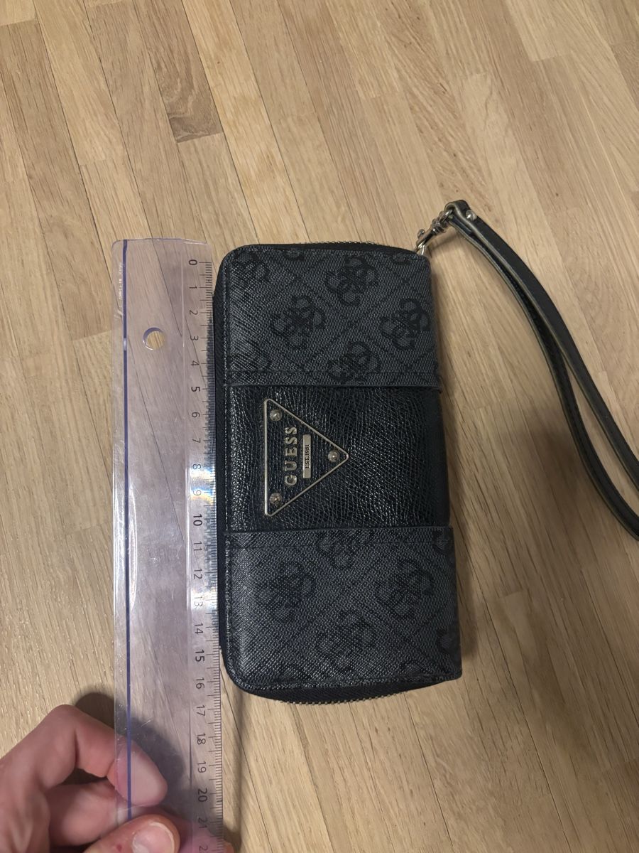 Portafogli: Guess Portemonnaie Schwarz/Grau – Usato da Bern venduto da schuti 1