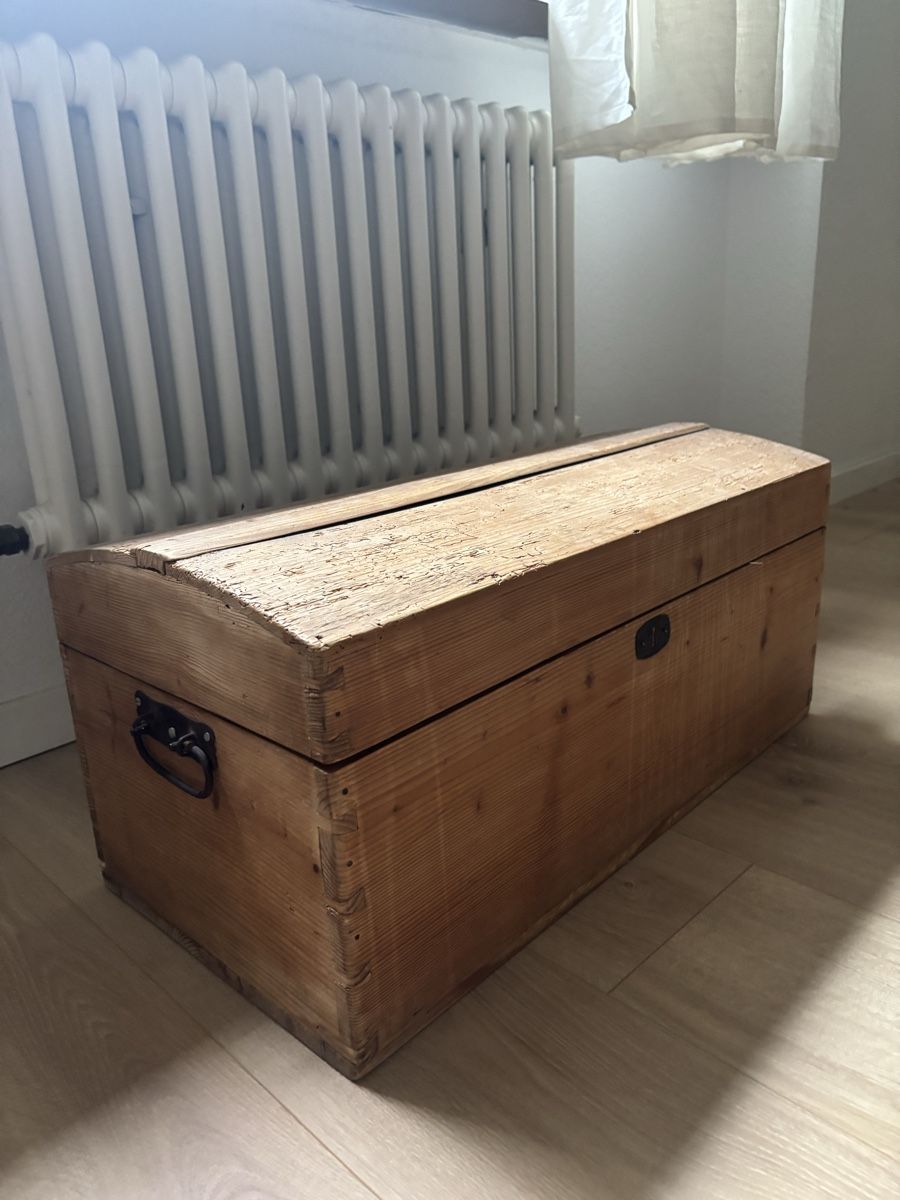 Coffres: Holztruhe  – D'occasion à St. Gallen par Florina.B 1