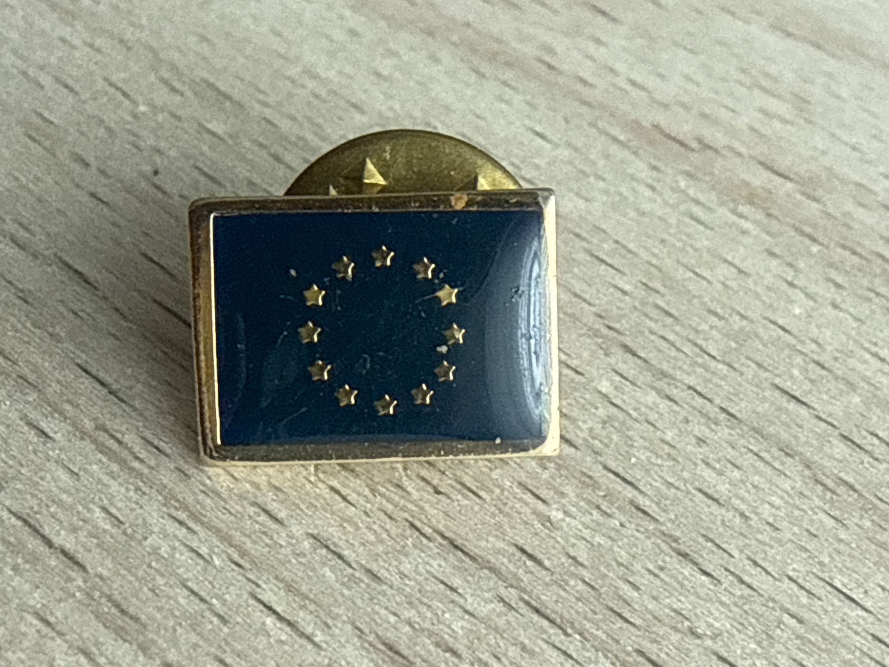 Placchette & Badge: Pin EU – Usato da Glattbrugg venduto da Schweigmatt