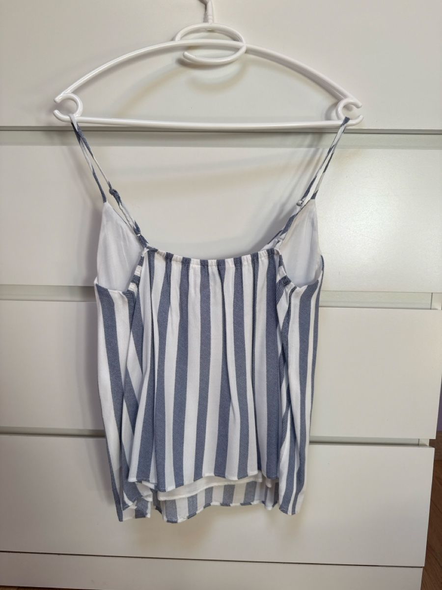 Top: Haut blanc et bleu  – Usato da Cartigny venduto da Kelly.11 1